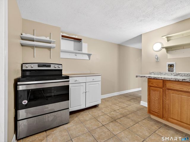 23 Skyview Terrace, Groton, CT 06340