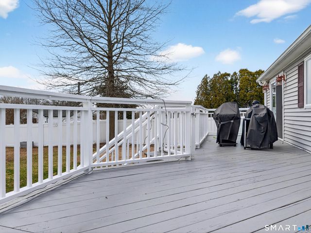 23 Skyview Terrace, Groton, CT 06340