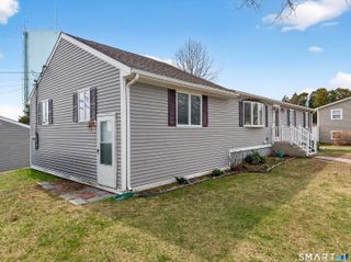 23 Skyview Terrace, Groton, CT 06340