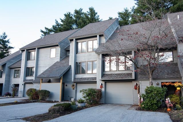 5 Tsienneto Rd Unit 10, Derry, NH 03038