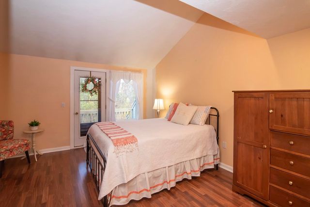 5 Tsienneto Rd Unit 10, Derry, NH 03038