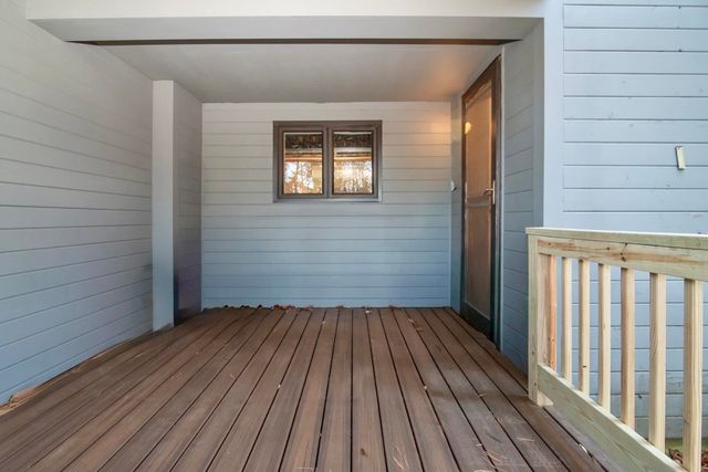 5 Tsienneto Rd Unit 10, Derry, NH 03038