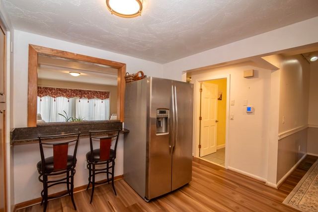 5 Tsienneto Rd Unit 10, Derry, NH 03038