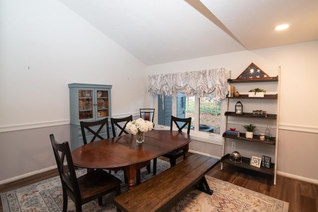 5 Tsienneto Rd Unit 10, Derry, NH 03038