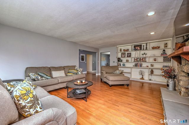 834 Columbia Street, Orange, CT 06477