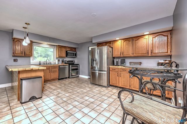 834 Columbia Street, Orange, CT 06477