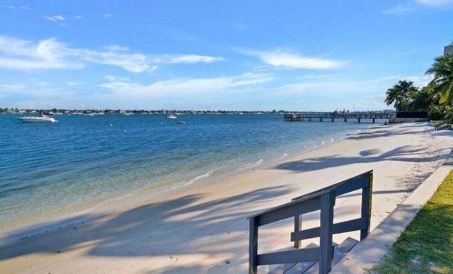 5600 N Flagler Drive 1204, West Palm Beach, FL 33407