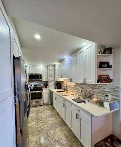 5600 N Flagler Drive 1204, West Palm Beach, FL 33407
