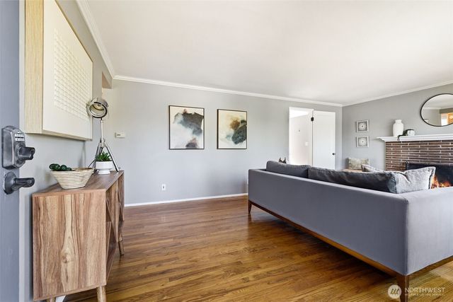 8257 Interlake Avenue N, Seattle, WA 98103
