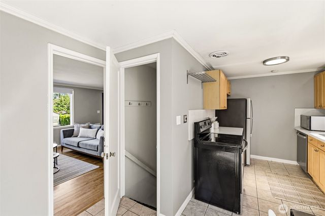 8257 Interlake Avenue N, Seattle, WA 98103