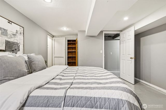8257 Interlake Avenue N, Seattle, WA 98103