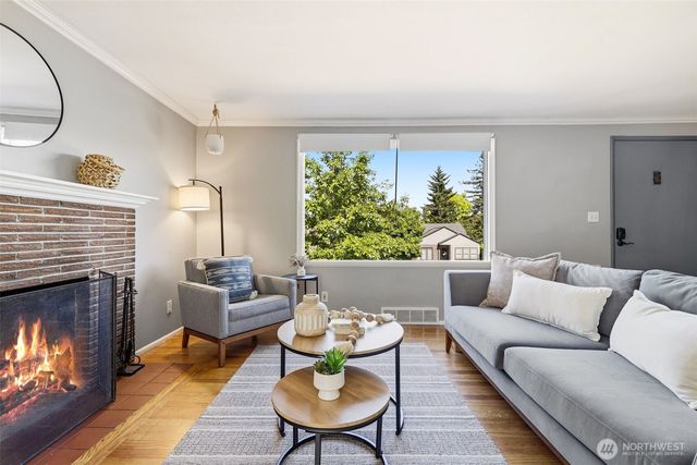 8257 Interlake Avenue N, Seattle, WA 98103