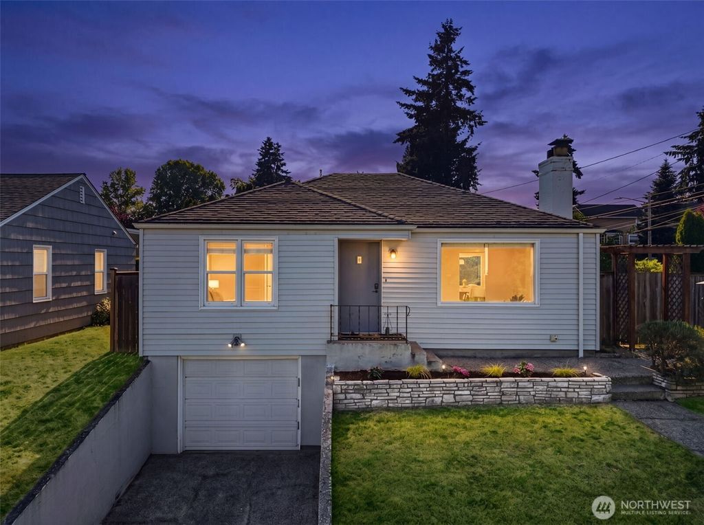 8257 Interlake Avenue N, Seattle, WA 98103