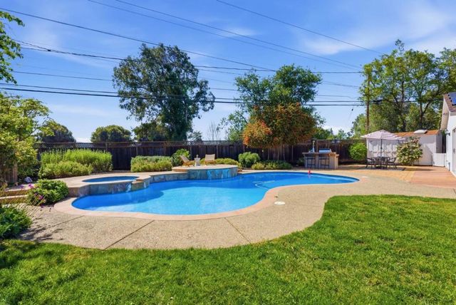 953 W Cardinal Drive, Sunnyvale, CA 94087