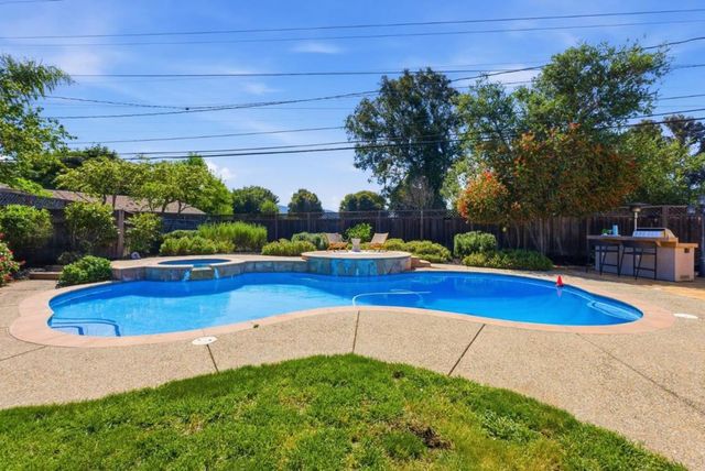 953 W Cardinal Drive, Sunnyvale, CA 94087