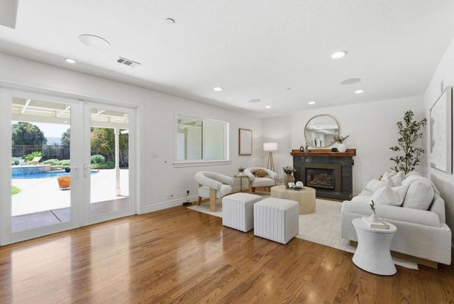 953 W Cardinal Drive, Sunnyvale, CA 94087