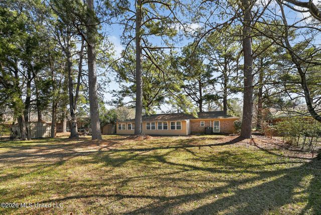 5857 Cypress Trail, Jackson, MS 39211