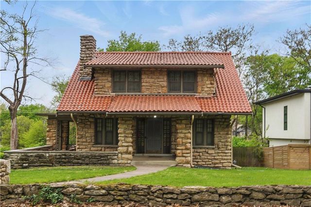 5334 Oak Street, Kansas City, MO 64112