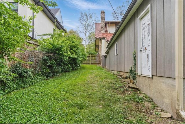 5334 Oak Street, Kansas City, MO 64112
