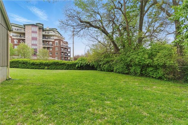 5334 Oak Street, Kansas City, MO 64112