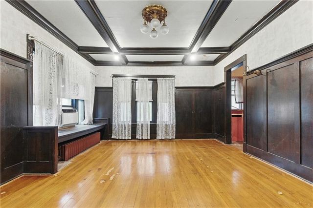 5334 Oak Street, Kansas City, MO 64112