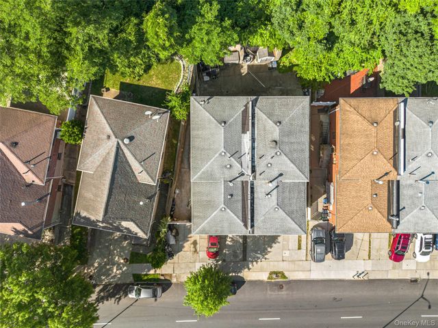6915 Little Neck Parkway, Glen Oaks, NY 11004