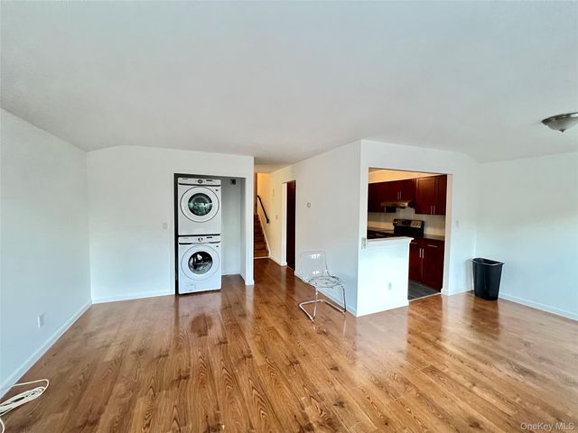 6915 Little Neck Parkway, Glen Oaks, NY 11004