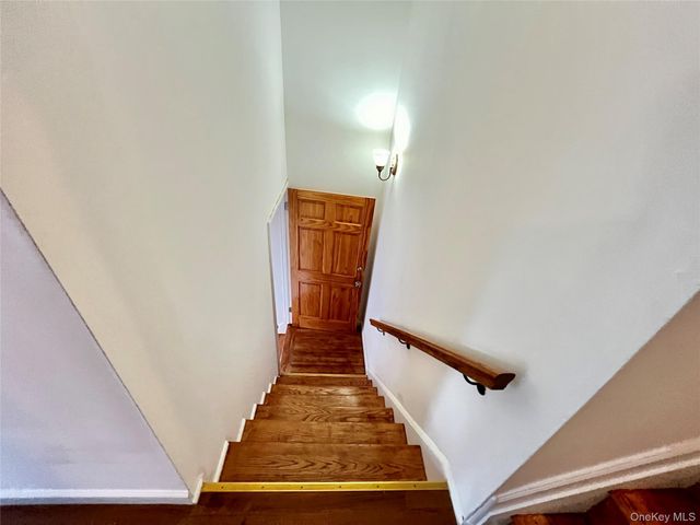 6915 Little Neck Parkway, Glen Oaks, NY 11004
