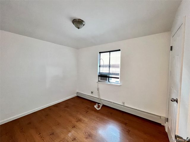 6915 Little Neck Parkway, Glen Oaks, NY 11004