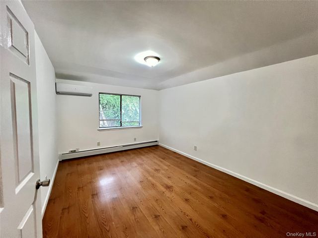 6915 Little Neck Parkway, Glen Oaks, NY 11004