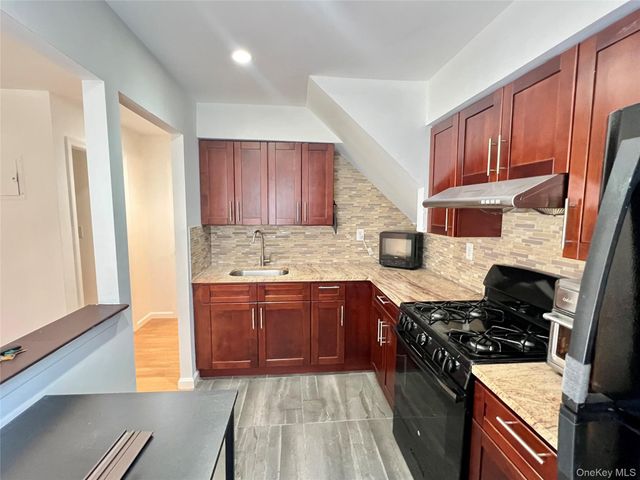 6915 Little Neck Parkway, Glen Oaks, NY 11004