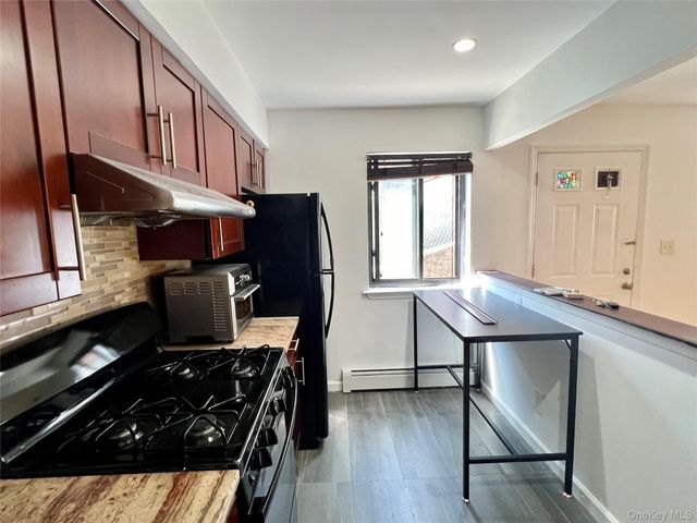 6915 Little Neck Parkway, Glen Oaks, NY 11004