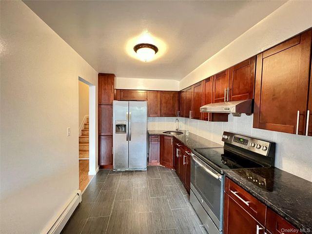 6915 Little Neck Parkway, Glen Oaks, NY 11004
