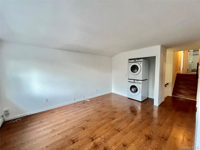 6915 Little Neck Parkway, Glen Oaks, NY 11004