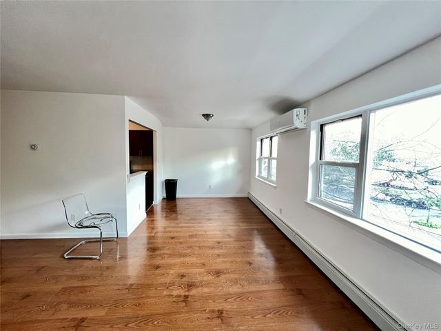 6915 Little Neck Parkway, Glen Oaks, NY 11004