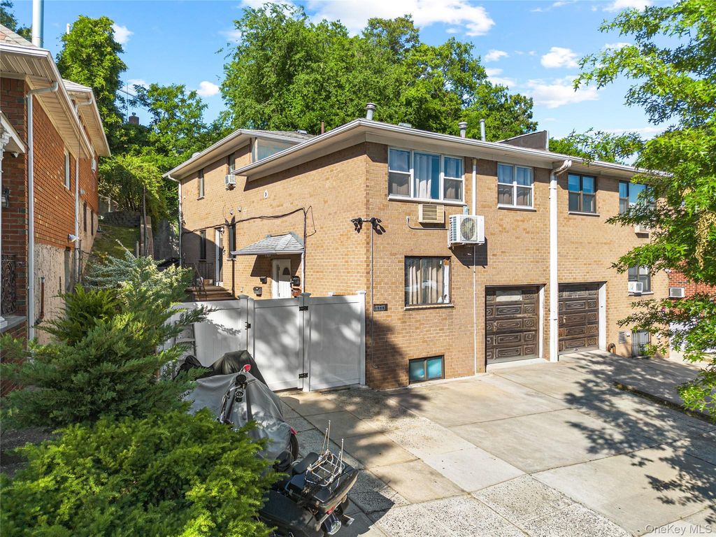 6915 Little Neck Parkway, Glen Oaks, NY 11004