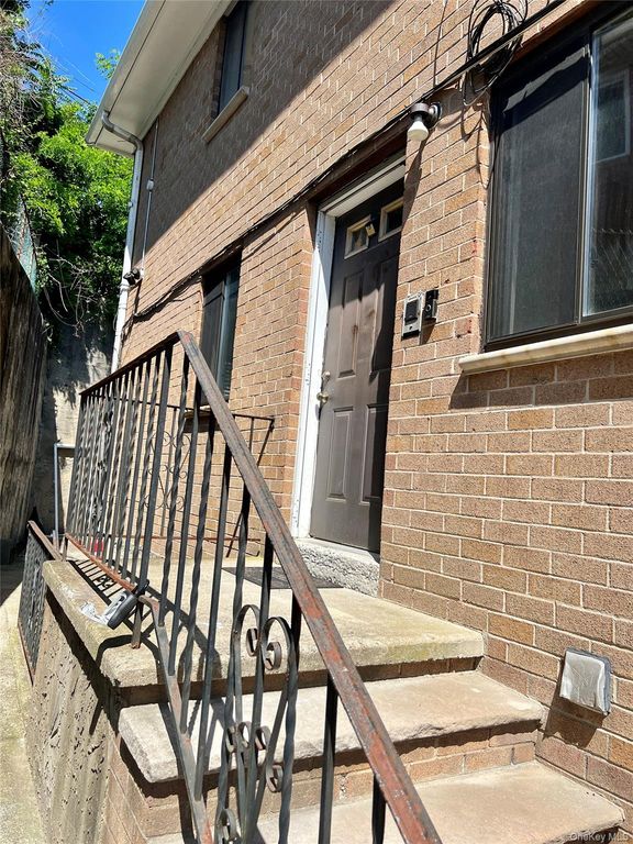 6915 Little Neck Parkway, Glen Oaks, NY 11004 — photo 4