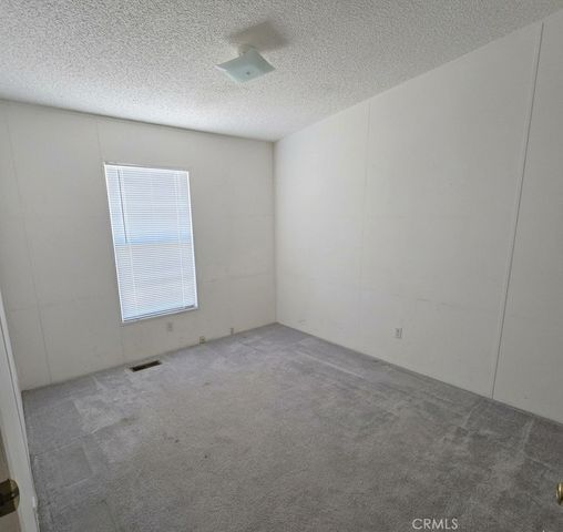32033 207th E, Llano, CA 93544
