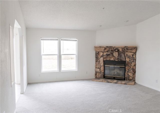 32033 207th E, Llano, CA 93544