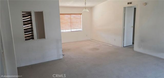 32033 207th E, Llano, CA 93544