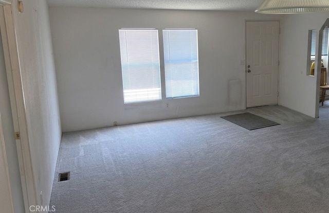 32033 207th E, Llano, CA 93544