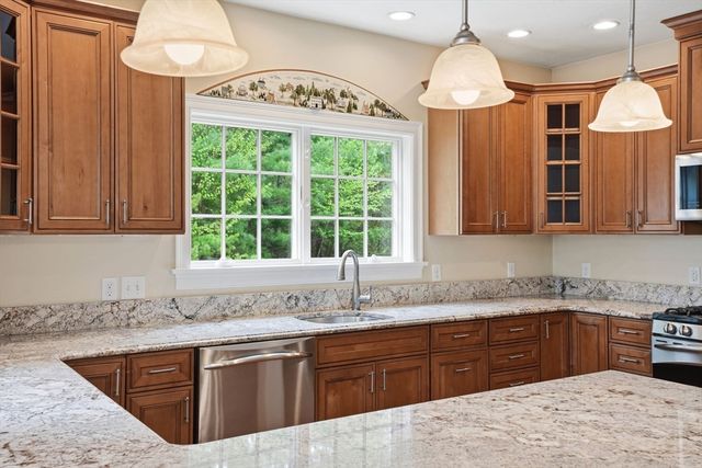 17 Hannah Brook Waye 9, Marshfield, MA 02050
