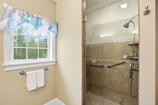 17 Hannah Brook Waye 9, Marshfield, MA 02050
