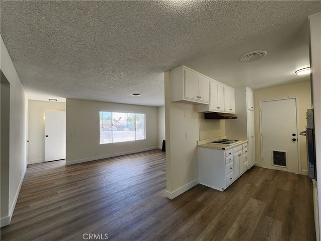 832 E Stetson, Hemet, CA 92543