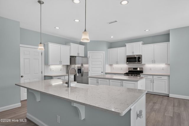 21 W Shooting Star Lane, Hampstead, NC 28443