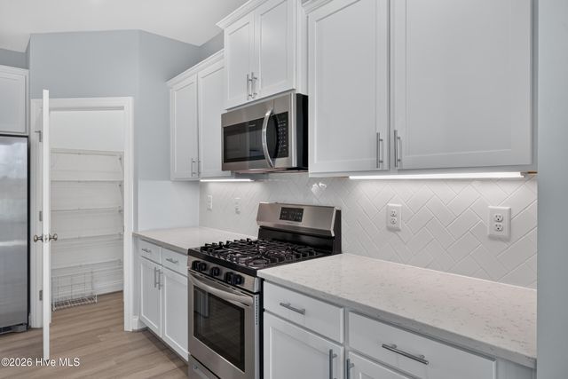 21 W Shooting Star Lane, Hampstead, NC 28443