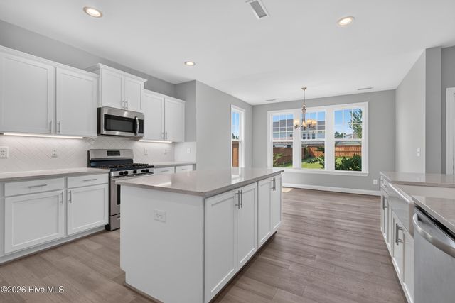 21 W Shooting Star Lane, Hampstead, NC 28443
