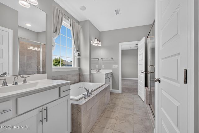 21 W Shooting Star Lane, Hampstead, NC 28443