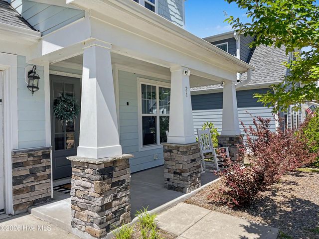 21 W Shooting Star Lane, Hampstead, NC 28443