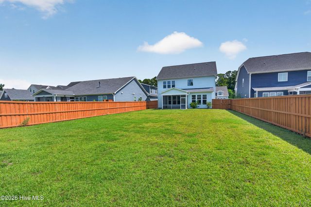 21 W Shooting Star Lane, Hampstead, NC 28443